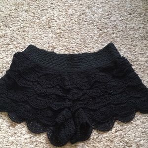 4/$15 Black Lacey layered shorts
